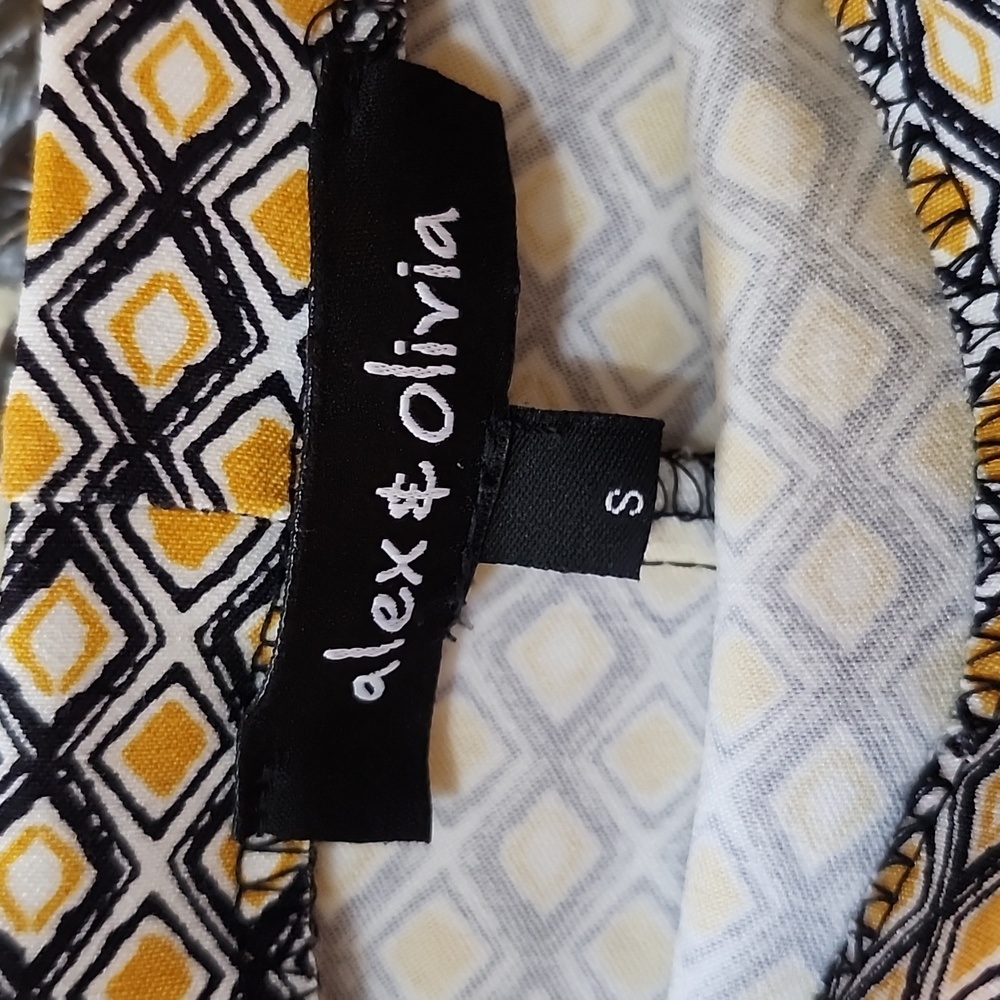 ALEX & OLIVIA GEOMETRIC PATTERNED PENCIL SKIRT - Picture 2 of 3